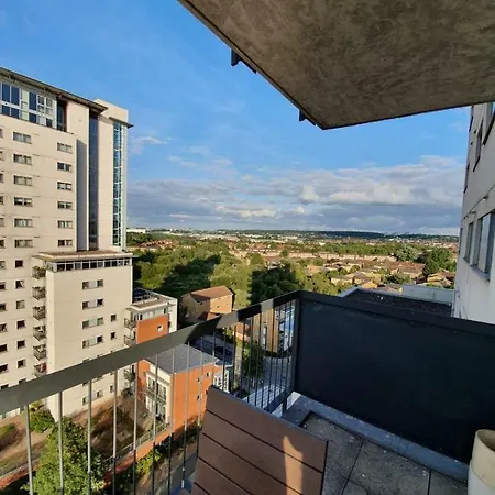 Affluent Apartments Riverside Sark Tower